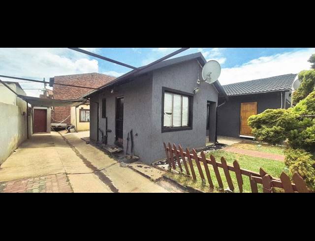 2 BEDROOM HOUSE FOR SALE IN EBONY PARK